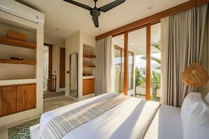 Deluxe Villa, Pool View | Egyptian cotton sheets, premium bedding, memory foam beds - Villa Zosia Bingin (Pecatu)