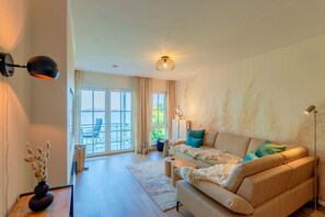 Fernseher, Stereoanlage