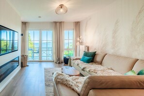 TV, stereo - Modern vacation apartment with fantastic sea view - Villa Vilmblick Nr. 21 - Villa (Putbus)