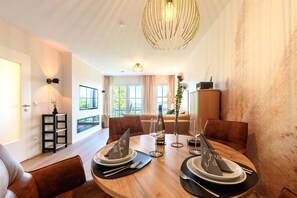 Dining - Modern vacation apartment with fantastic sea view - Villa Vilmblick Nr. 21 - Villa (Putbus)