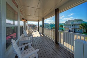 Terrace/patio - Sleeps 24 | 2 Homes w/ Beach Boardwalk Access & Deck Views | Steps to the Beach (Port Aransas)
