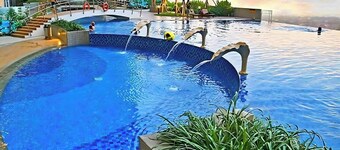 Le Tresor Benson Apartment at Surabaya Pakuwon Mall Free Wifi WaterHeater Balcon