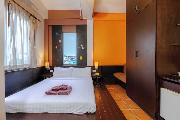Deluxe Double Room | Desk, free WiFi, bed sheets