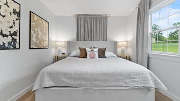 3 dormitoris, escriptori, planxa i posts de planxar i wifi gratuïta