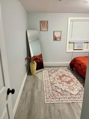 3 habitaciones, tabla de planchar con plancha, wifi y ropa de cama