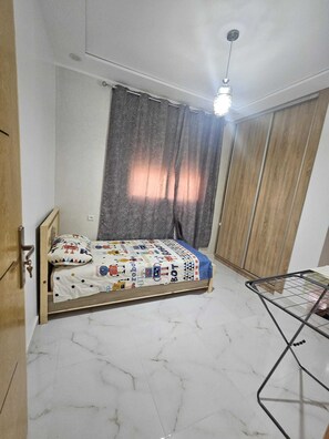 2 bedrooms, iron/ironing board, WiFi, bed sheets