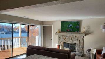 TV, fireplace, offices