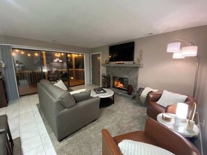 TV, fireplace, offices