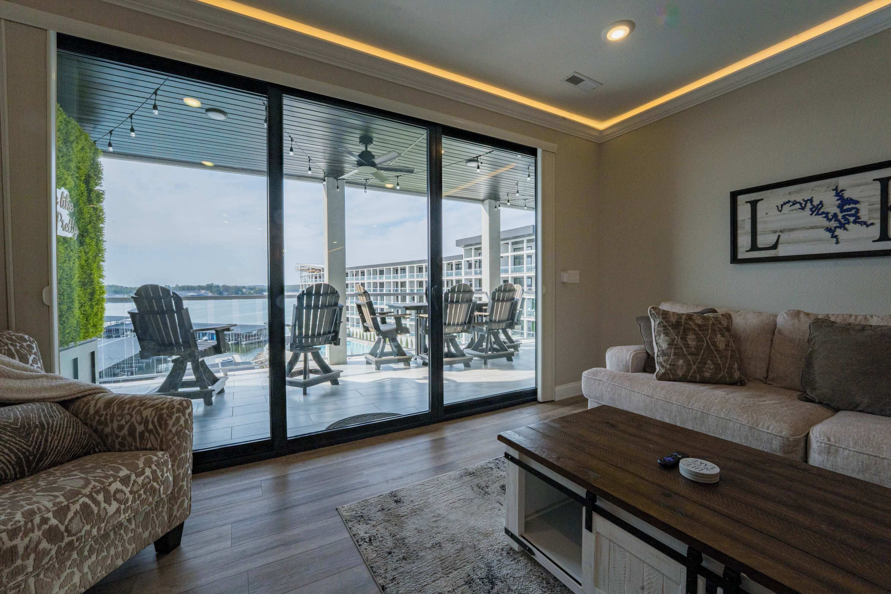 TV, fireplace, offices