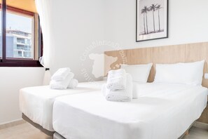 Fer et planche à repasser, accès au Wi-Fi (inclus), literie fournie