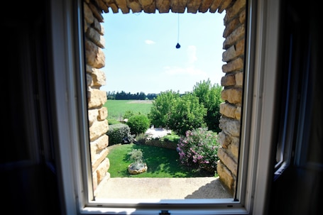 Vistas desde el alojamiento. Le Mas Des Aigras - Hôtel & Restaurant