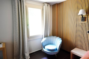 Deluxe Double Room, Garden View | Soundproofing, iron/ironing board, free WiFi