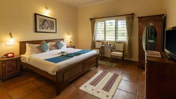 Økonomi-dobbeltrom, 1 kingsize-seng, terrasse, bakgårdsutsikt | Minibar, safe på rommet, blendingsgardiner og lydisolert