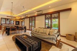 Luxury Villa | Living room - Just Residence Villa By Betterplace (Canggu)