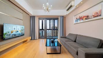 Căn hộ Premier | Minibar, két bảo mật tại phòng, bàn