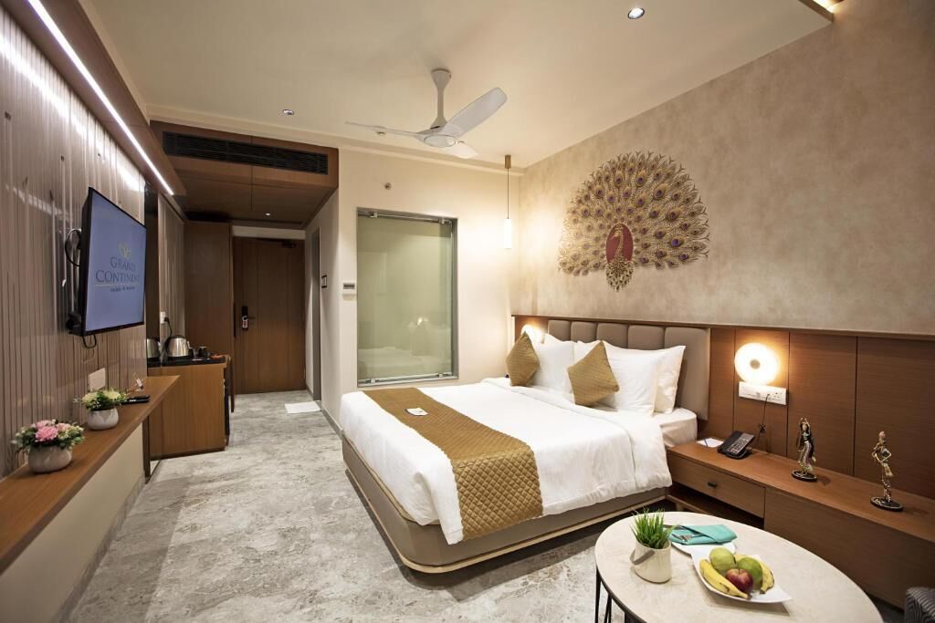 In-room safe, desk, laptop workspace, blackout curtains