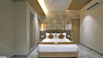 In-room safe, desk, laptop workspace, blackout drapes