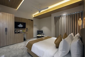 In-room safe, desk, laptop workspace, blackout drapes - Grand Continent Dwarka (Dwarka)