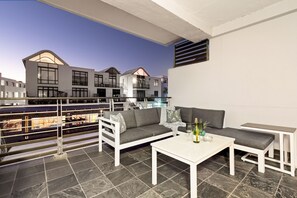 Apartment (1 Bedroom) | Interior - Eden On The Bay 118 (Cape Town)