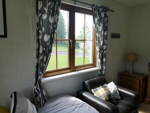 4 bedrooms, in-room safe, desk, iron/ironing board