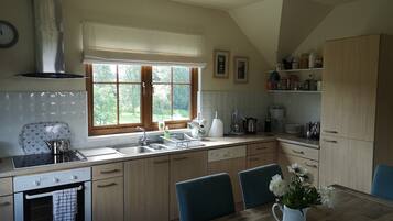 雪櫃、微波爐、焗爐、爐具