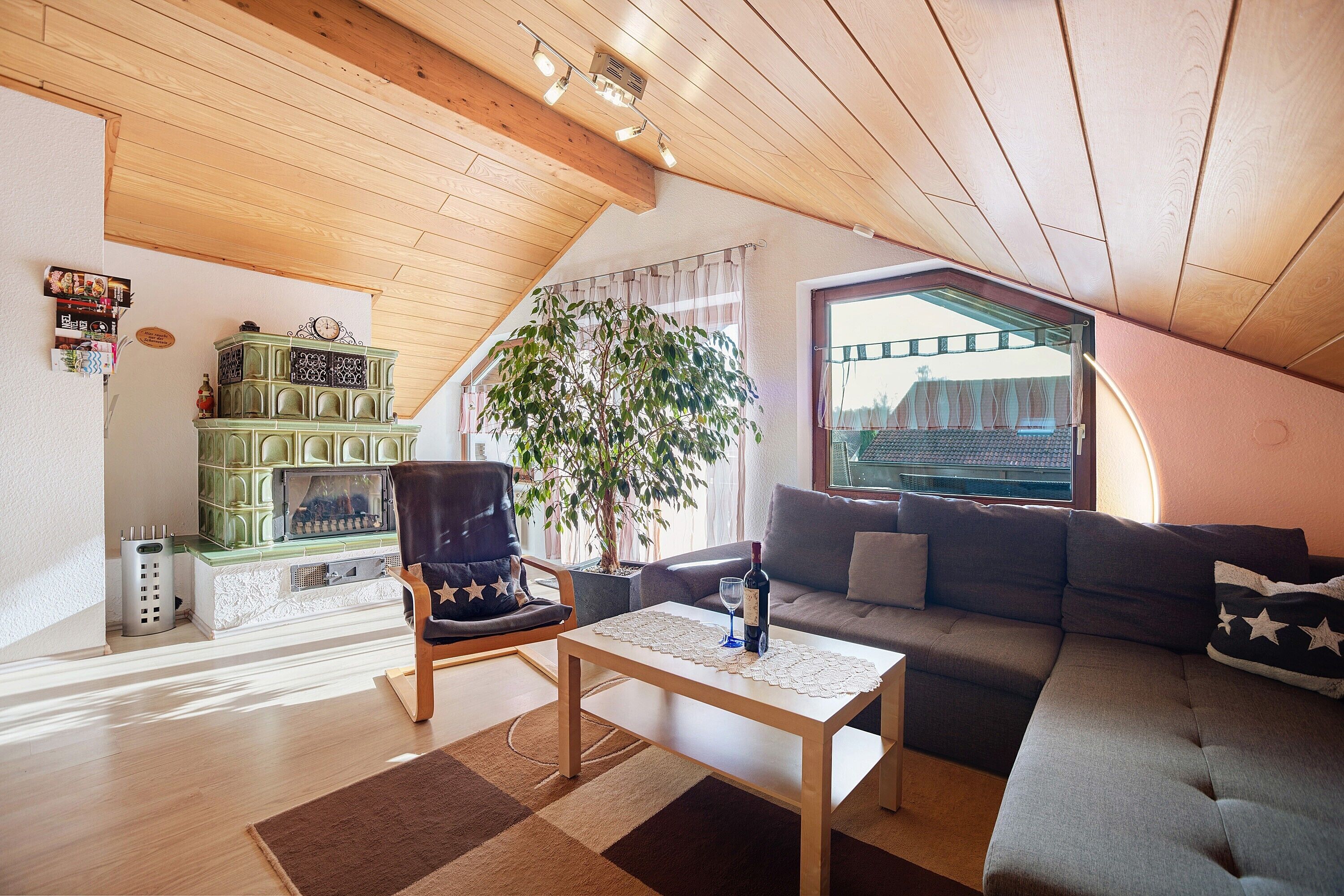 Fernseher, Kamin, DVD-Player, Stereoanlage