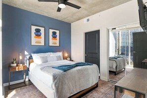 1 bedroom, iron/ironing board, free WiFi, bed sheets - Experience Midtown Atlanta where people, business and culture intertwine. Whether you are traveling for leisure or business, you will enjoy this mecca for creative class and nexus for technology and innovation. (Atlanta)