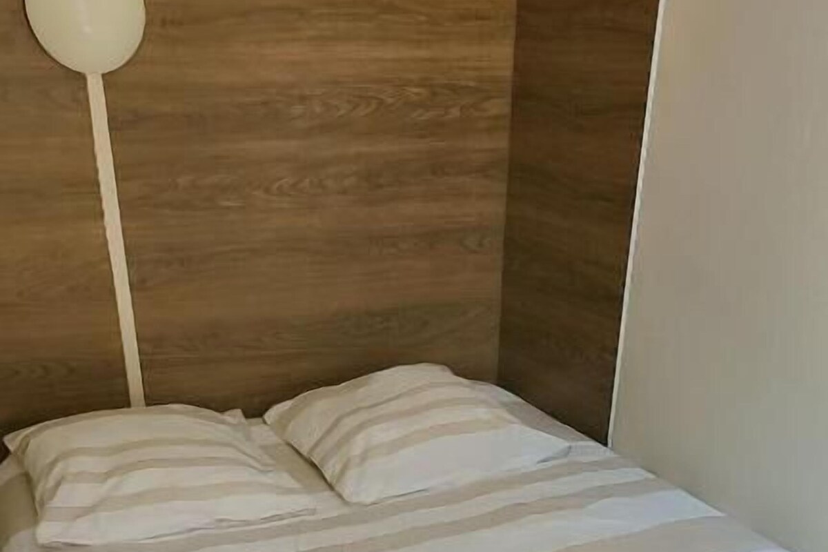 Comfort-Doppel- oder -Zweibettzimmer, Blick auf den Innenhof | Schallisolierte Zimmer, kostenloses WLAN