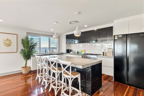 Diamond Head Manor - Pool, Water Views, Central