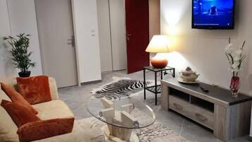 Comfort Apartment, City View | Living area
