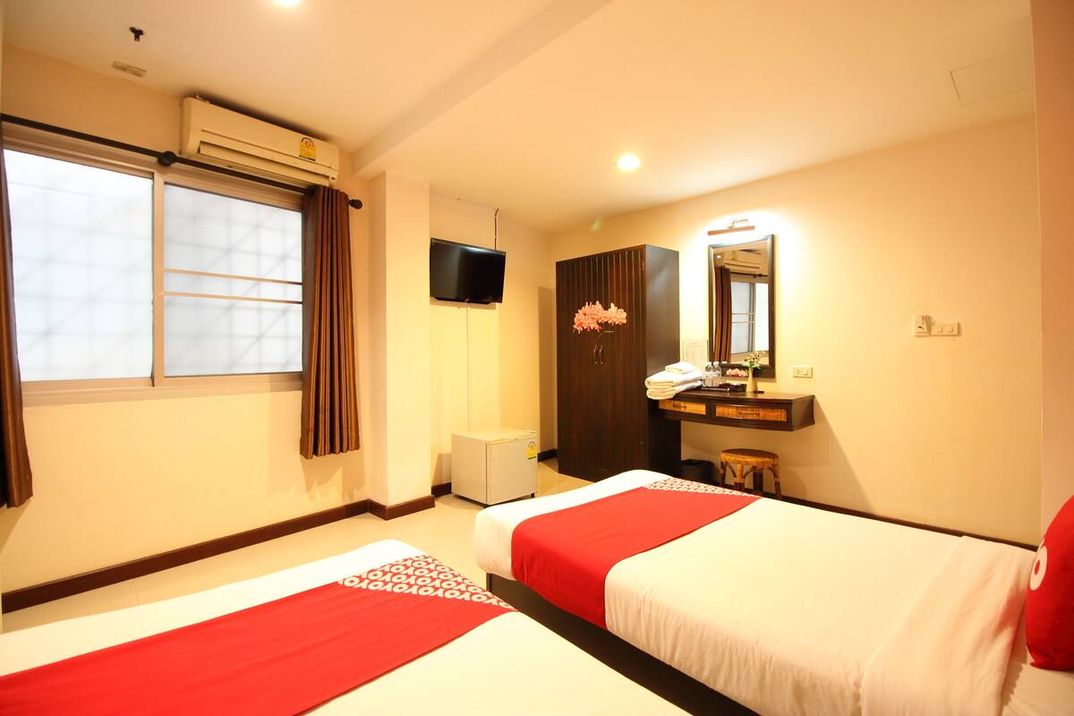 Standard Twin Room | Desk, free WiFi, bed sheets