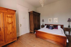 9 chambres, fer et planche Ă repasser, Wi-Fi, draps fournis
