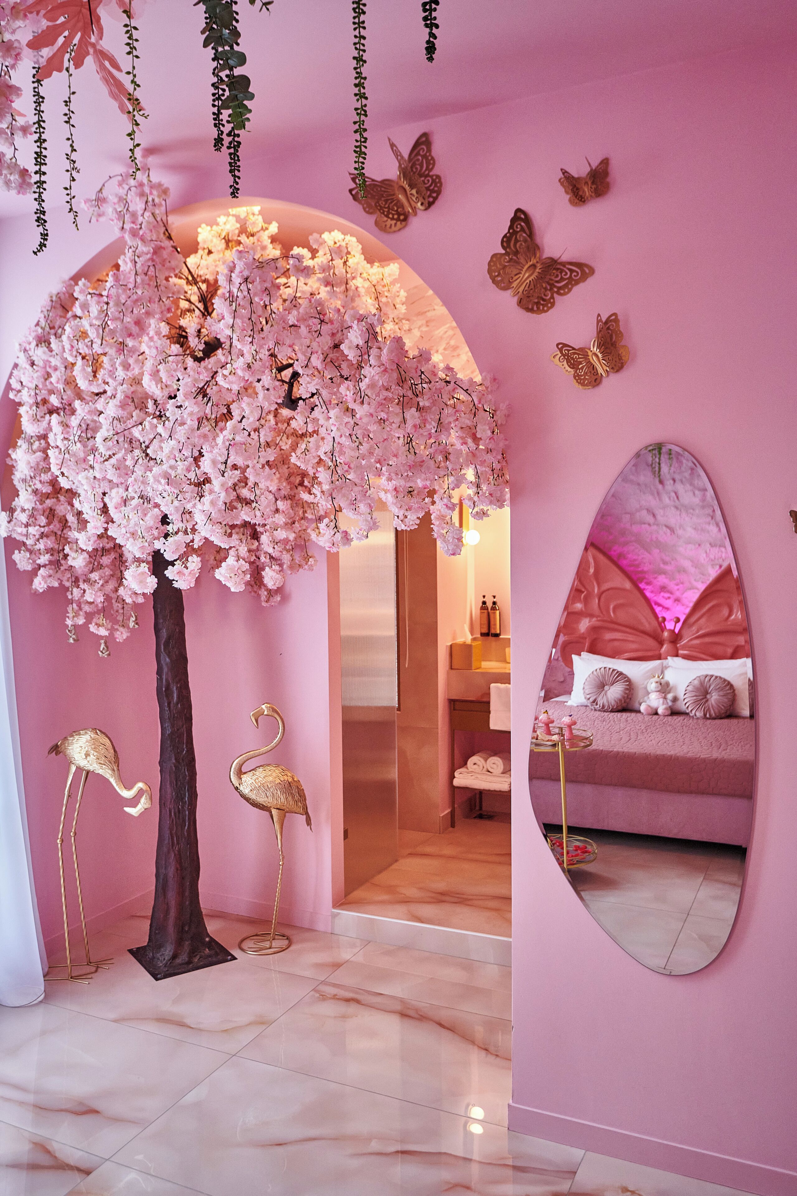 Blooming Chamber Suite