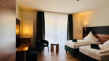 Superior-Zimmer | Schreibtisch, laptopgeeigneter Arbeitsplatz, kostenloses WLAN