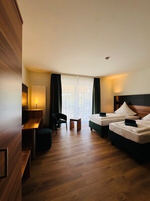 Habitación superior | Escritorio, espacio para trabajar con laptop y wifi gratis