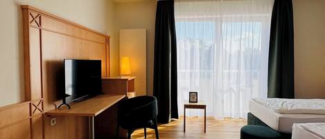 Habitación superior | Escritorio, espacio para trabajar con laptop y insonorización