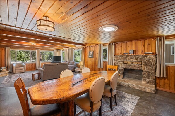 Interior - Relaxing Bass Lake Retreat – Welcome to your perfect mountain getaway! (Bass Lake)