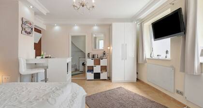 City Apartment with Wi-Fi