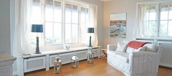 Holiday Home 'Reetdachhaus' with Sea View, Private Terrace and Wi-Fi