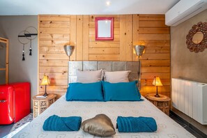 1 chambre, fer et planche à repasser, Wi-Fi, draps fournis