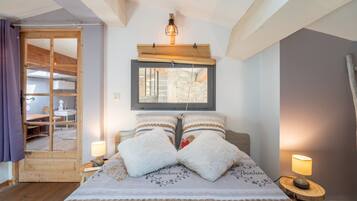 1 slaapkamer, een strijkplank/strijkijzer, wifi, beddengoed