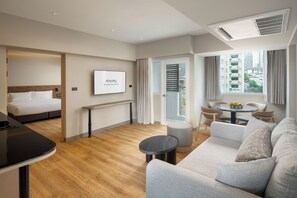 Suíte família | Área de estar | TV LCD 50 polegadas com canais a cabo