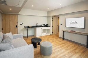 Family Suite | In-room dining - Away Bangkok Sukhumvit (Bangkok)