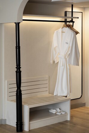 Suite Double Room | Bathroom | Shower, hair dryer, slippers, towels