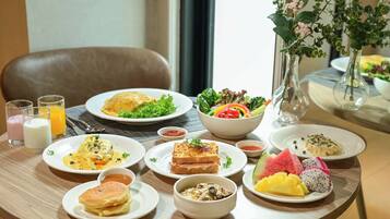 Daily buffet breakfast (THB 350 per person)