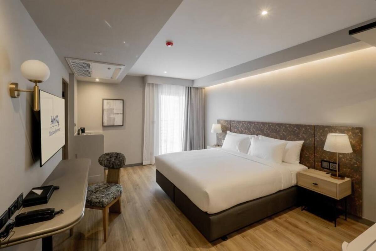 Suite Double Room | In-room safe, desk, blackout curtains, iron/ironing board (on request)