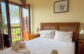 2 chambres, fer et planche à repasser, Wi-Fi gratuit, draps fournis