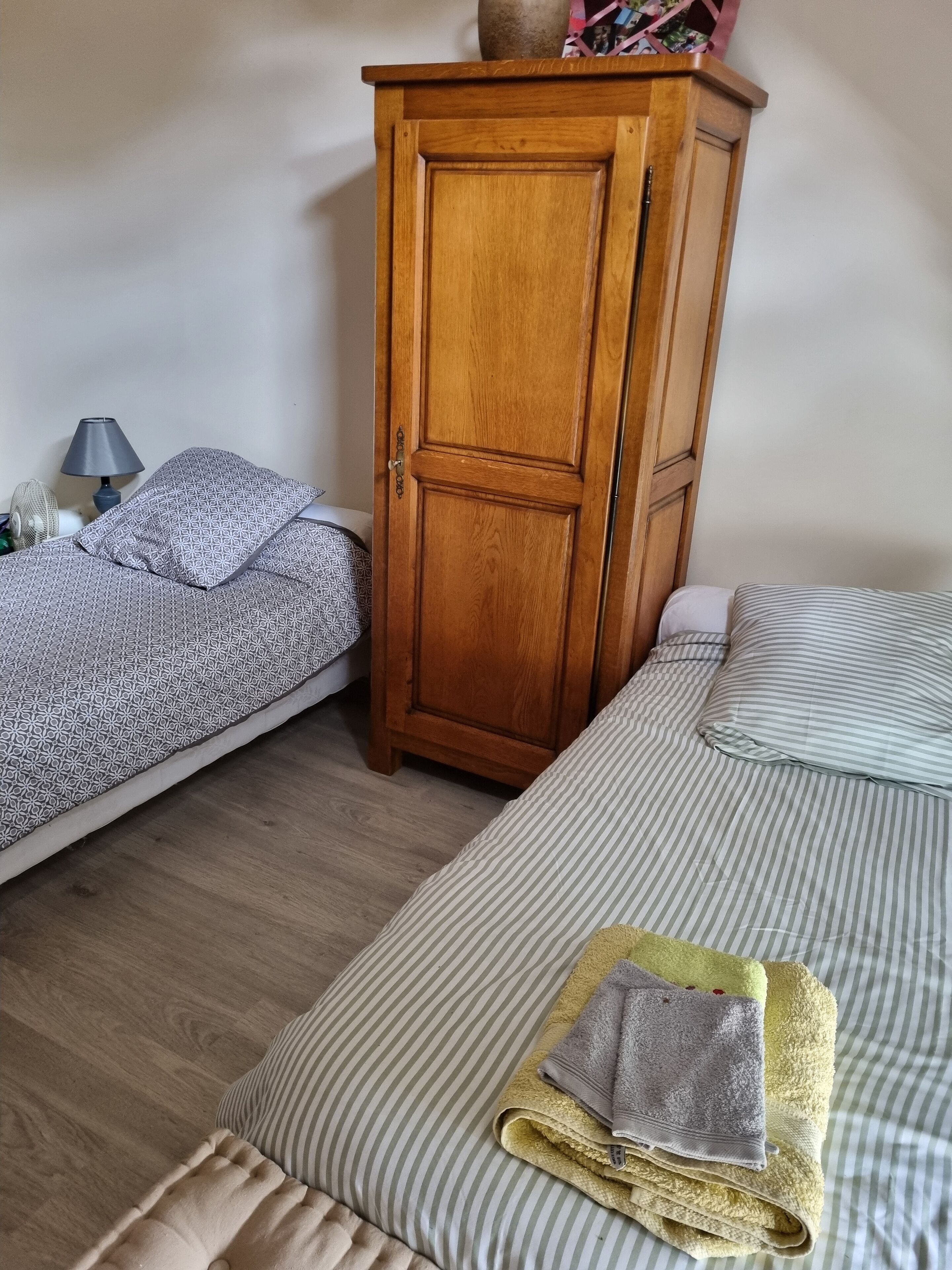 2 chambres, lit parapluie, Wi-Fi gratuit, draps fournis