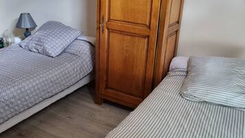 2 chambres, lit parapluie, Wi-Fi gratuit, draps fournis