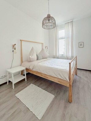 1 bedroom, WiFi, bed sheets